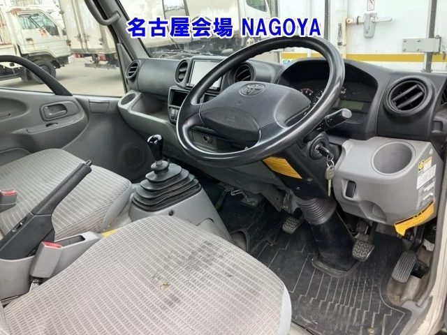Toyota Dyna  с аукциона в Японии