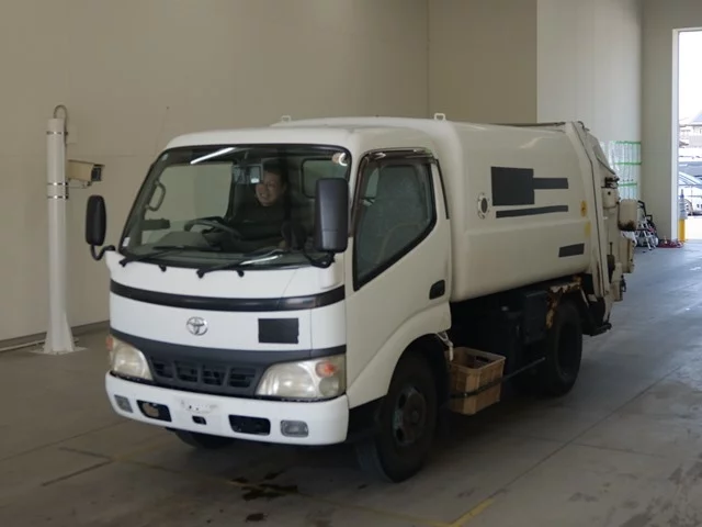 Toyota Dyna  с аукциона в Японии