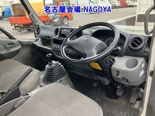Toyota ToyoAce  с аукциона в Японии