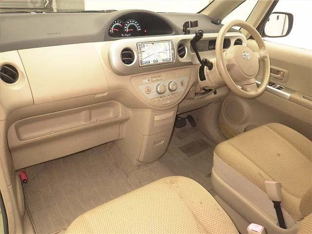 Toyota Porte  с аукциона в Японии