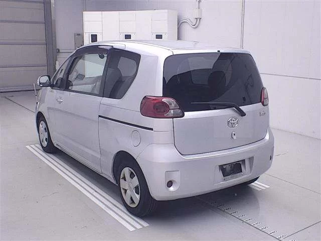 Toyota Porte  с аукциона в Японии