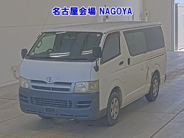 Toyota RegiusAce  с аукциона в Японии