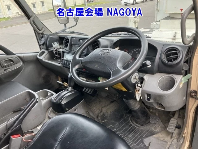 Toyota Dyna  с аукциона в Японии