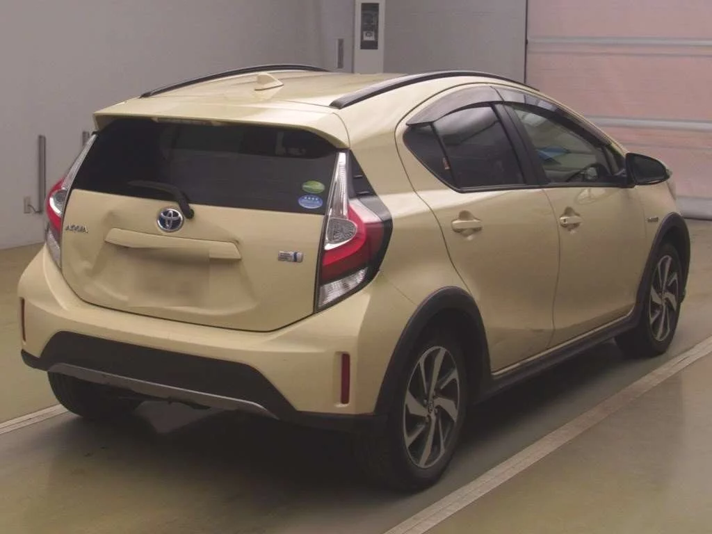 Toyota Aqua  с аукциона в Японии