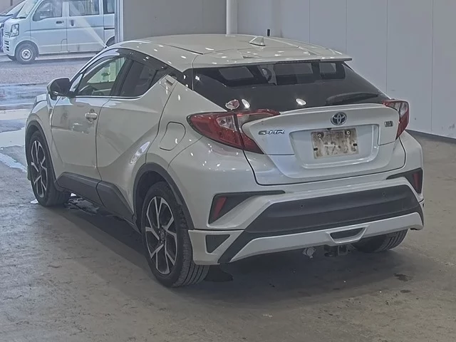Toyota C-HR  с аукциона в Японии