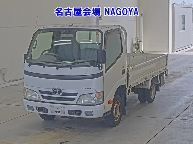Toyota Dyna  с аукциона в Японии