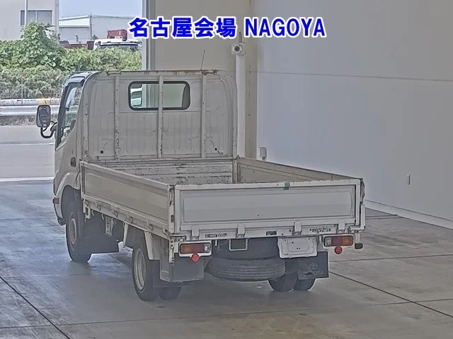 Toyota Dyna  с аукциона в Японии