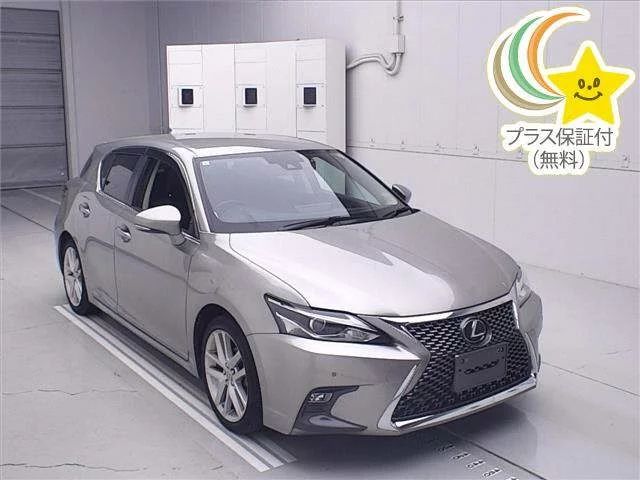 Lexus CT200h  с аукциона в Японии