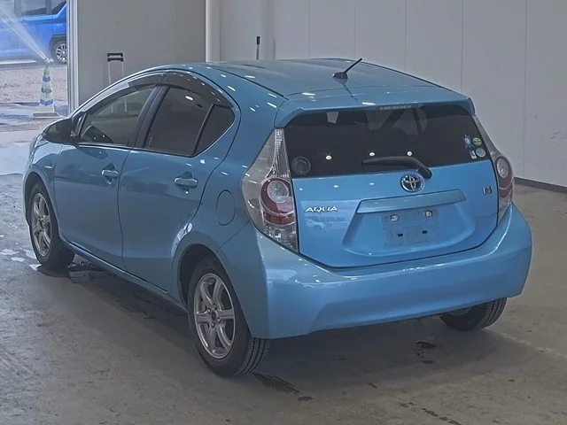 Toyota Aqua  с аукциона в Японии