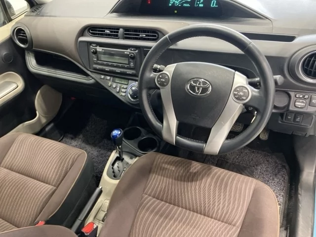 Toyota Aqua  с аукциона в Японии