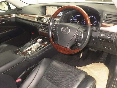 Lexus LS600hL