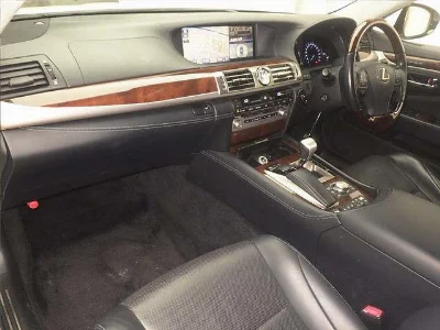 Lexus LS600hL
