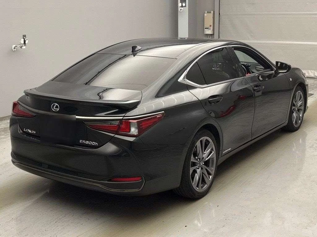Lexus ES300h  с аукциона в Японии