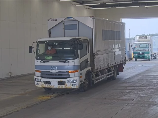 Nissan UD  с аукциона в Японии