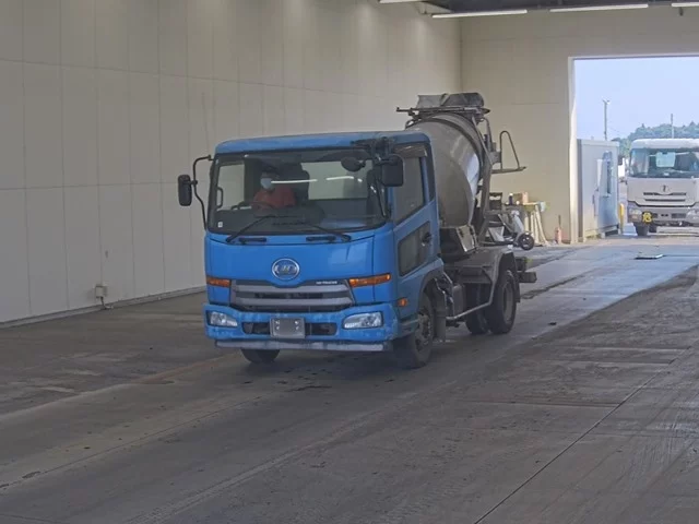 Nissan UD  с аукциона в Японии