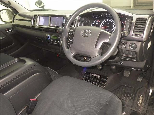 Toyota RegiusAce  с аукциона в Японии