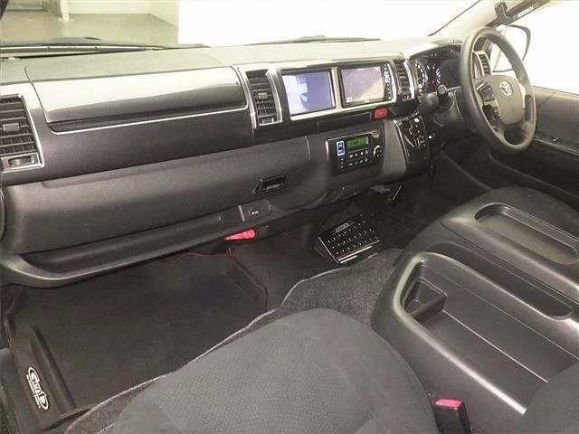 Toyota RegiusAce  с аукциона в Японии