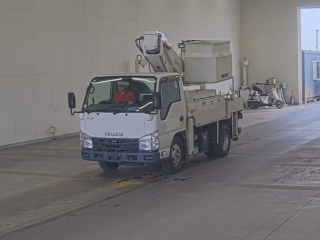 Isuzu Elf  с аукциона в Японии