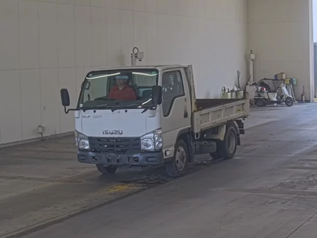 Isuzu Elf  с аукциона в Японии