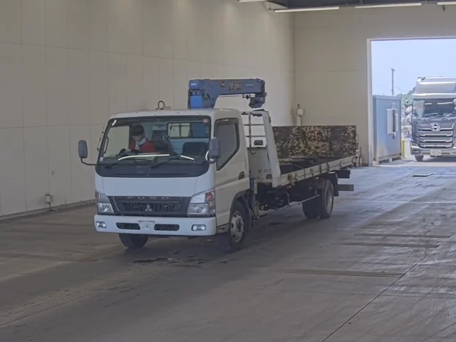 Mitsubishi Fuso Canter  с аукциона в Японии