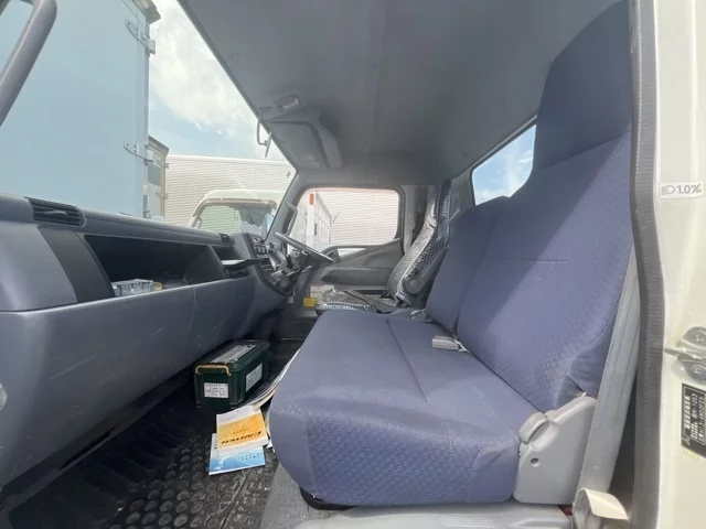 Mitsubishi Fuso Canter  с аукциона в Японии