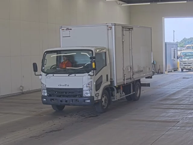Isuzu Elf  с аукциона в Японии