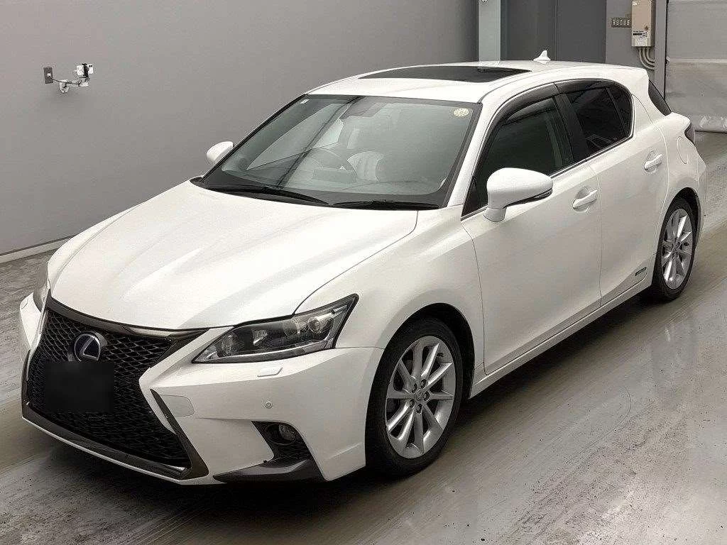 Lexus CT200h  с аукциона в Японии