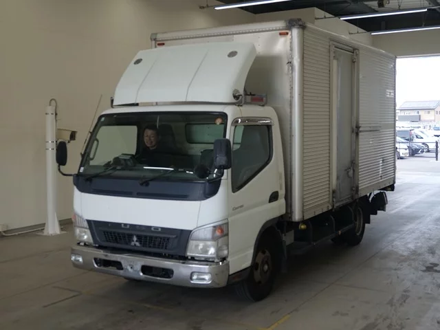Mitsubishi Fuso Canter  с аукциона в Японии