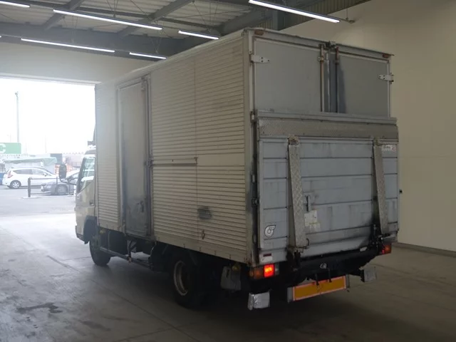 Mitsubishi Fuso Canter  с аукциона в Японии