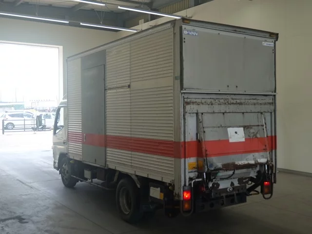 Mitsubishi Fuso Canter  с аукциона в Японии