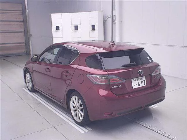 Lexus CT200h  с аукциона в Японии