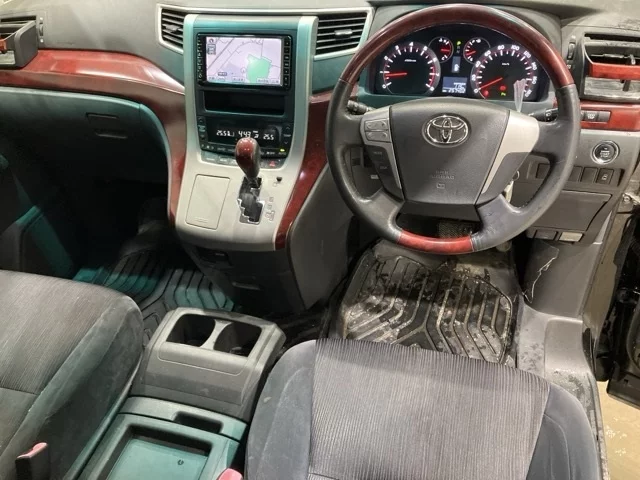 Toyota Vellfire  с аукциона в Японии
