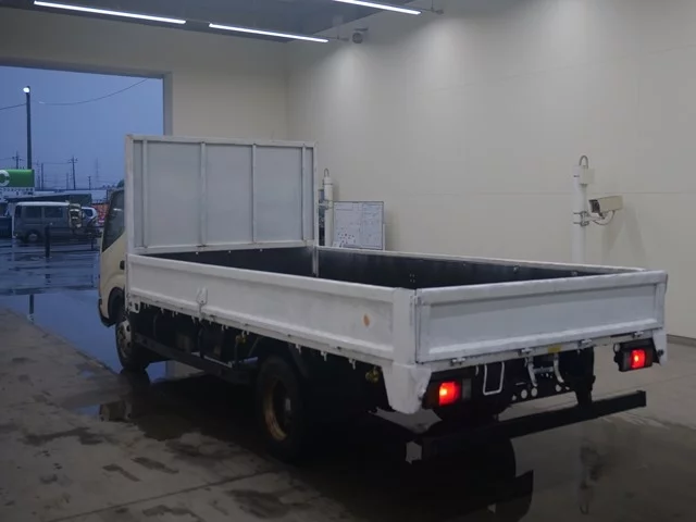 Toyota Dyna  с аукциона в Японии
