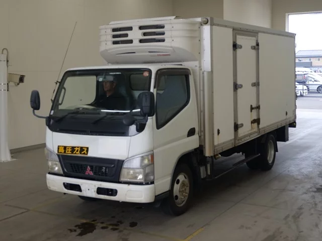 Mitsubishi Fuso Canter  с аукциона в Японии