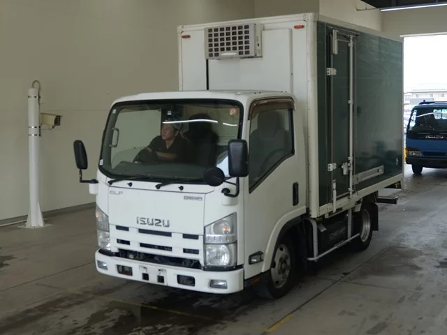 Isuzu Elf  с аукциона в Японии