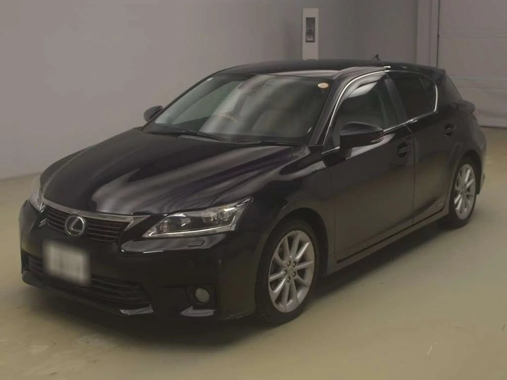 Lexus CT200h  с аукциона в Японии