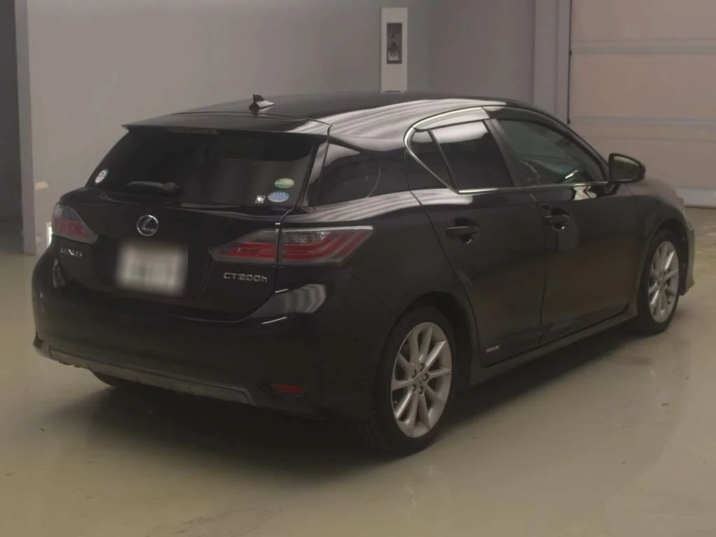Lexus CT200h  с аукциона в Японии