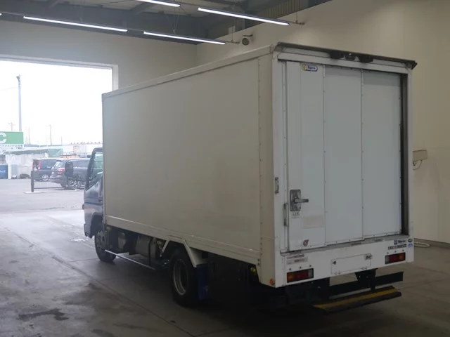 Mitsubishi Fuso Canter  с аукциона в Японии