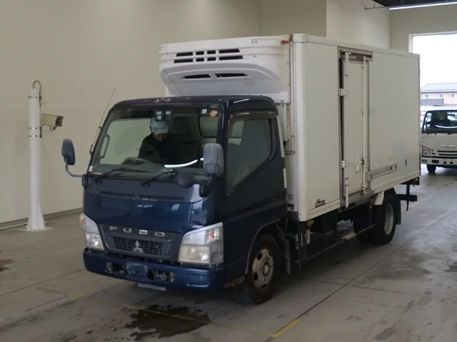 Mitsubishi Fuso Canter  с аукциона в Японии