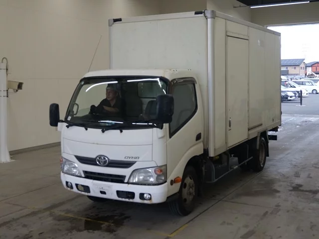 Toyota Dyna  с аукциона в Японии