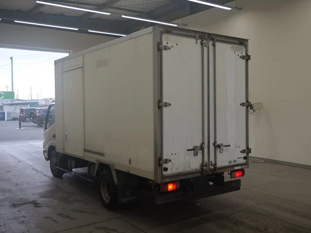 Toyota Dyna  с аукциона в Японии