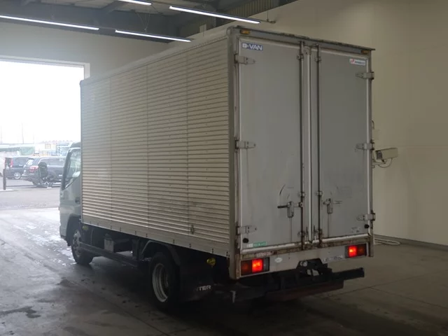 Mitsubishi Fuso Canter  с аукциона в Японии