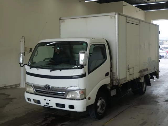Toyota Dyna  с аукциона в Японии