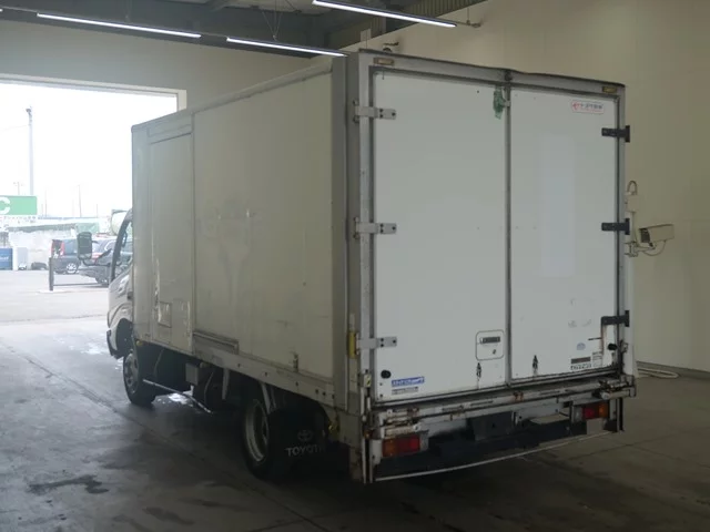 Toyota Dyna  с аукциона в Японии