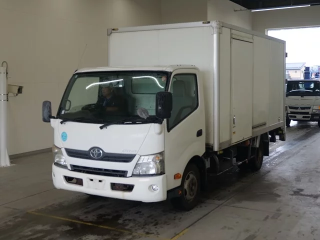 Toyota Dyna  с аукциона в Японии