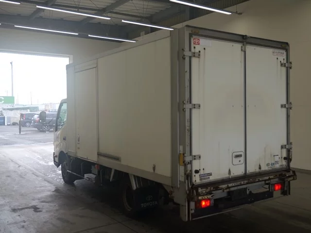 Toyota Dyna  с аукциона в Японии
