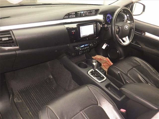 Toyota Hilux  с аукциона в Японии