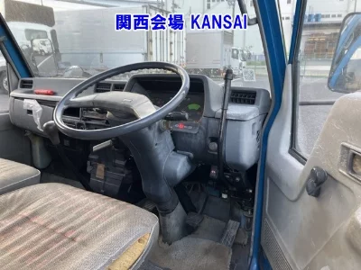 MITSUBISHI CANTER