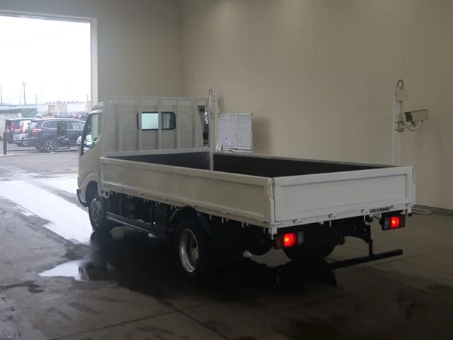 Hino Dutro  с аукциона в Японии