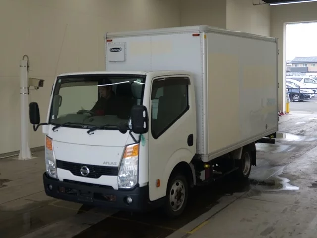 Nissan Atlas  с аукциона в Японии